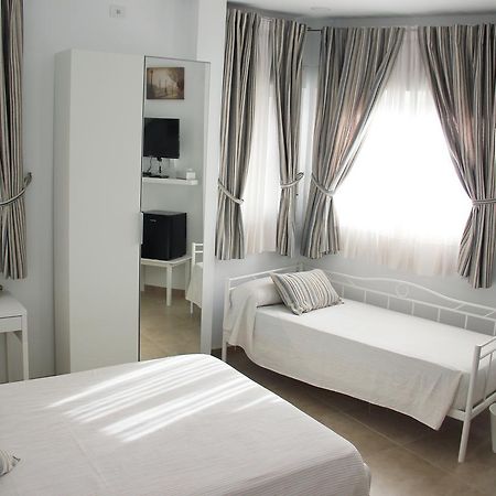 Hotel Sunnylivings Sevilla Exterior foto